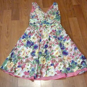 Woman vintage dress Robbie Bee size 6 pink muilt colors